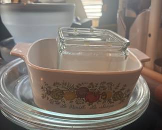 CorningWare "Le Persil La Sauce" Casserole Dish with Glass Lid