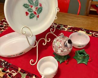 Termocrisa Holly Berry Milk Glass Christmas Collection