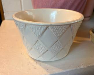 Vintage McCoy Floraline Planter, Diamond Pattern