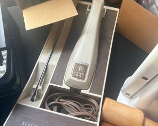 General Electric Electric Slicing Knife Model EK-9 with Case and Fork
