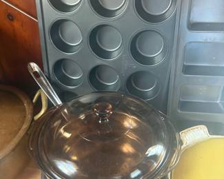 Grand Gourmet Muffin Pan and Pyrex Casserole Dish