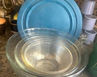 Pyrex Glass Mixing Bowls with Blue Lid