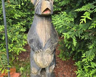 Hand carved wood bear with great detail