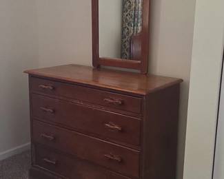 Cushman Colonial Creations Dresser with Mirror