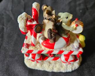 Charming Tails Christmas Figurine