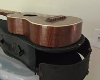 Vintage Mahogany Soprano Ukulele with Case second image