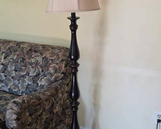 Dark Spindle Floor Lamp