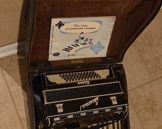 Accordian with Case and Book third image