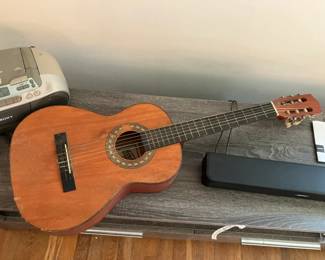 Hondo guitar
