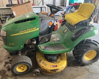 John Deere L110 riding mower