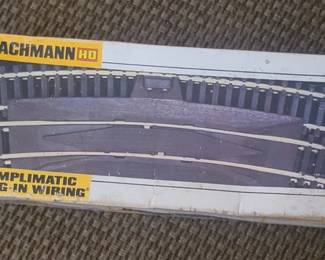 Also from Bachmann we have some curved Simplimatic curved track.