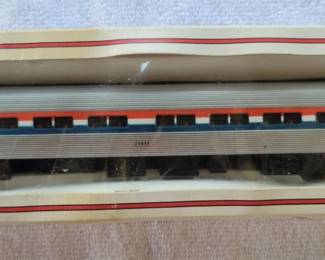 Here is a more detaild picture of one of the Bachmann HO train cars.