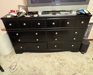 Signature Design by Ashley Shay Black 9-Drawer Dresser