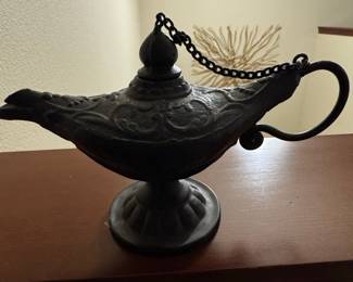 Vintage Cast Iron Aladdin Genie Lamp