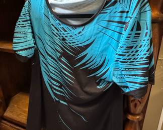 Men's Tropical Leaf Print Athletic T-Shirt with Buttons