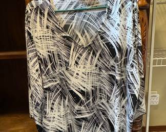 Maggie Barry Women's Blouse