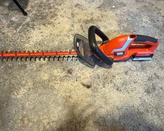 Black & Decker 20V MAX Lithium-Ion 22 in. Cordless Hedge Trimmer