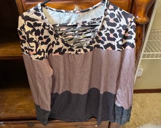 Women's Color Block Leopard Print Long Sleeve Top with Lace Cuffs