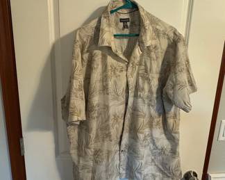 Van Heusen Men's Short Sleeve Button-Up Shirt