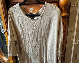Women's Embellished Shoulder Knit Top