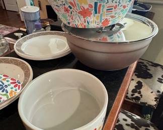 Set of Ceramic Mixing Bowls with Decorative Patterns