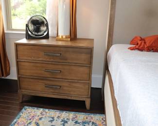 Ashley Huntlee 5-piece King Upholstered Bedroom Set