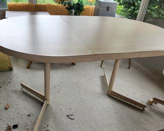 Outdoor Oval Table
