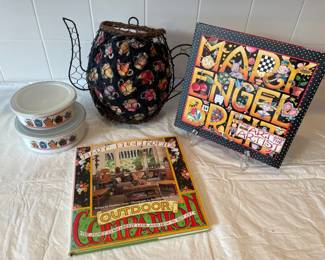 Mary Englebreit Books And Accompanying Decor