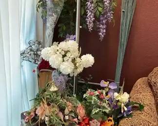 Silk Flowers, Illuminated Silk Flowers And Other Lighting
