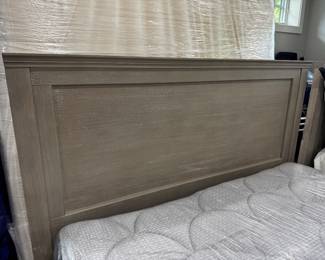 Williams-Sonoma Hampton full bed 