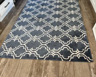 Pottery Barn rug 5' x 8'