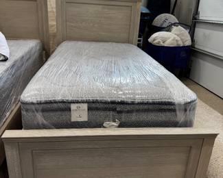 Williams-Sonoma Hampton twin bed -1 available 