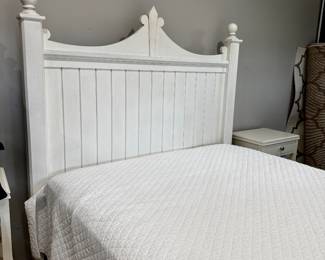 Lane furniture queen bed