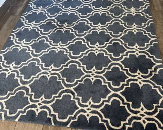 Pottery Barn rug 5' x 8'