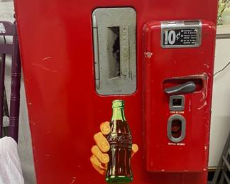 Vendo 39 Coca Cola Machine 