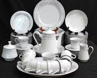 Elegant Crown Ming Diana Pattern Porcelain Dinnerware Set