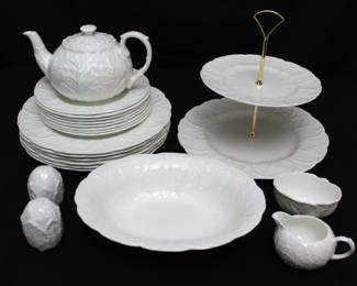 Adorable Wedgewood Countryware Fine Bone China Tea Serving Set