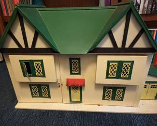 Really Sweet Tudor Style Doll House