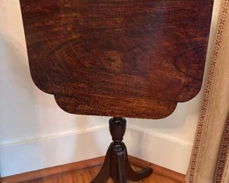 Scallop Edge Tilt Top Table - Tilted