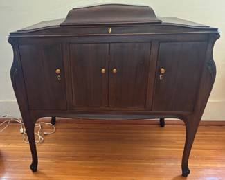 Victor Victrola VV-300 - beautiful condition with Records