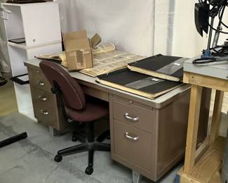 Vintage Shaw Walker Desk