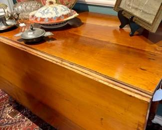 Antique, Ceramics & Elegance