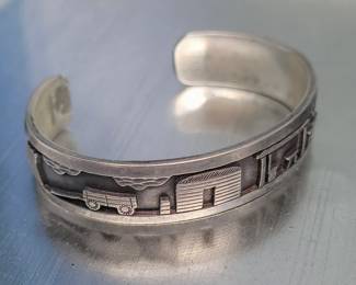 R H Begay storyteller cuff