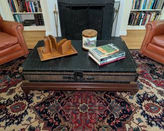 Coffee Table and Area Rug (8'x10')