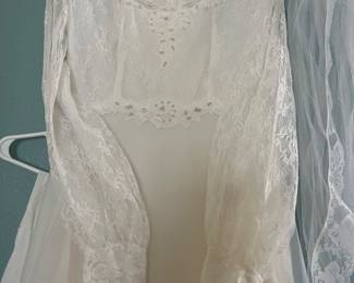 Wedding dress. Possible 10/12