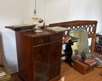 furniture  and pictures 