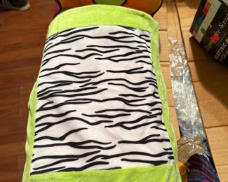 DOLL BED