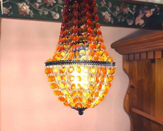 A PAIR OF HANGING LIGHTS 
