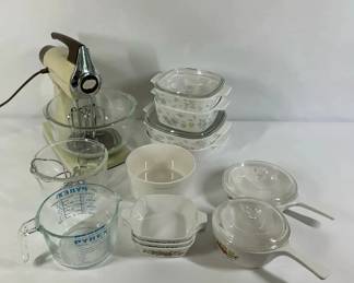 CorningWare Bakeware, Pyrex Measuring Cups Vintage Mixer