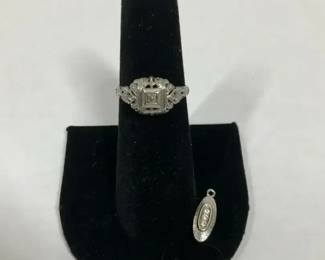 Vintage 18K Gold Diamond Filigree Ring